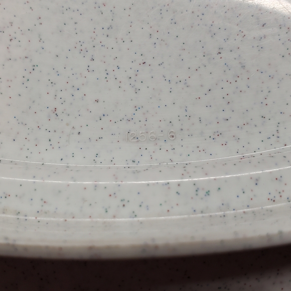 Tupperware Cake Holder Bottom Speckled White 1256-6 with Lid 1257-6 - Picture 4 of 4